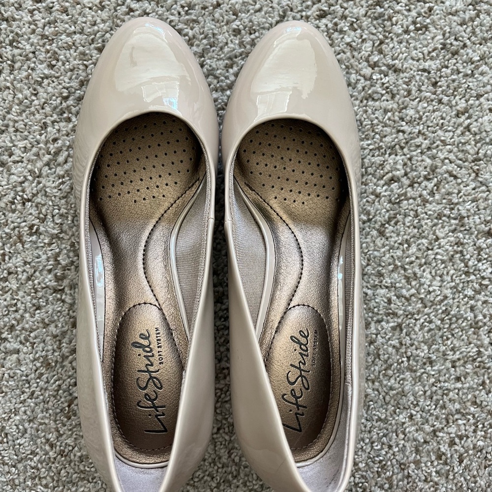 Life Stride Women's Beige Heels